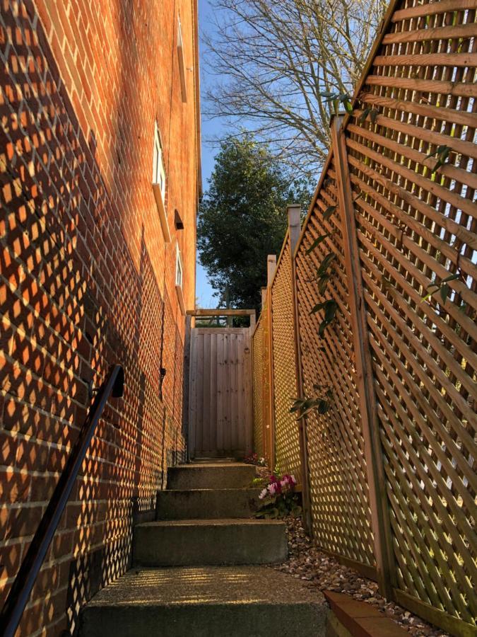 Stylish 2 Bed Apartment Next To The Norfolk Broads Coltishall Kültér fotó