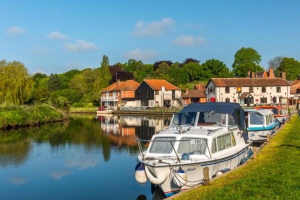 Stylish 2 Bed Apartment Next To The Norfolk Broads Coltishall Kültér fotó
